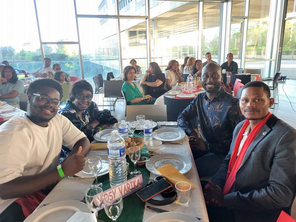 aaec4439-8e64-47bc-9a12-2126d30fd4d7